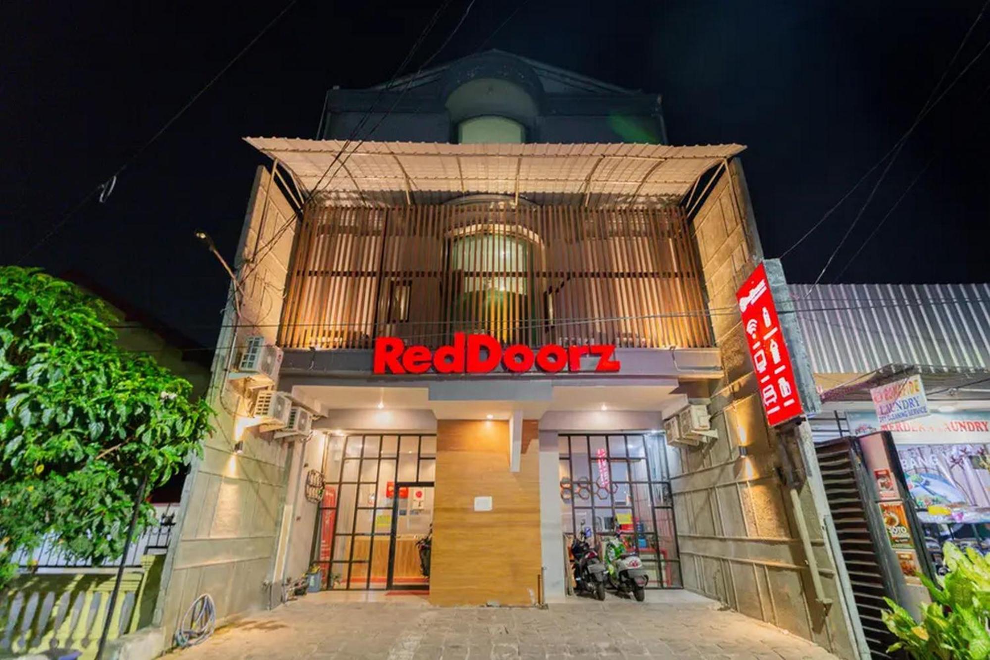 Reddoorz @ Manukan סוראבאיה מראה חיצוני תמונה