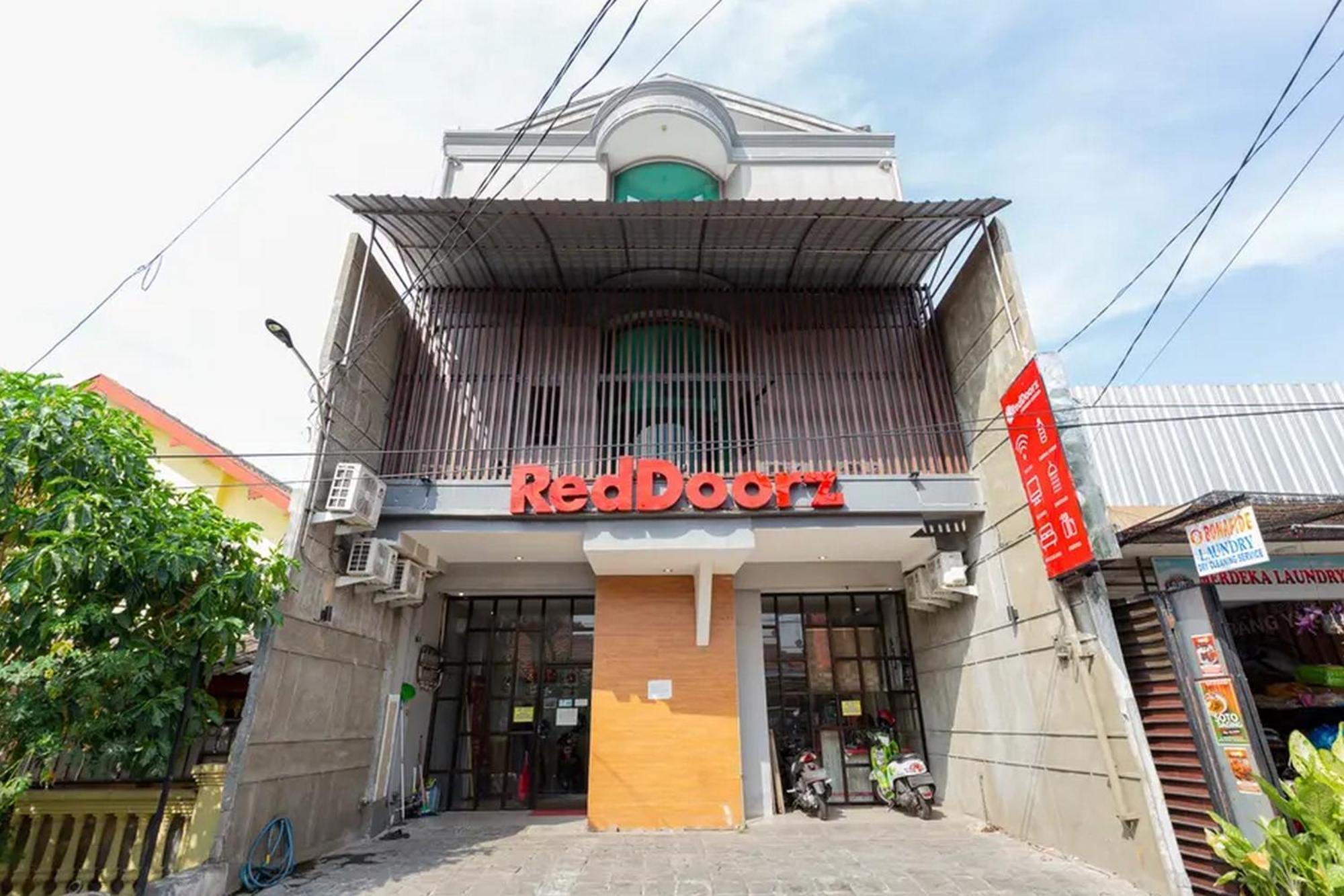 Reddoorz @ Manukan סוראבאיה מראה חיצוני תמונה